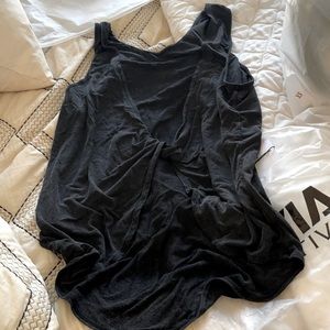 Zyia black twist slouch tank